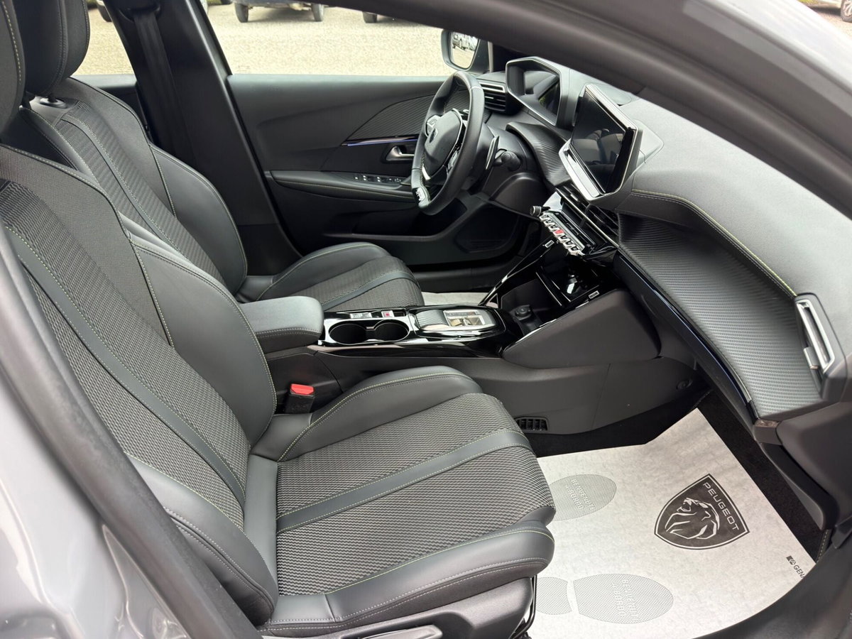 Peugeot 208 Turbo 110 EAT6 S&S 5 porte GT Line (9)