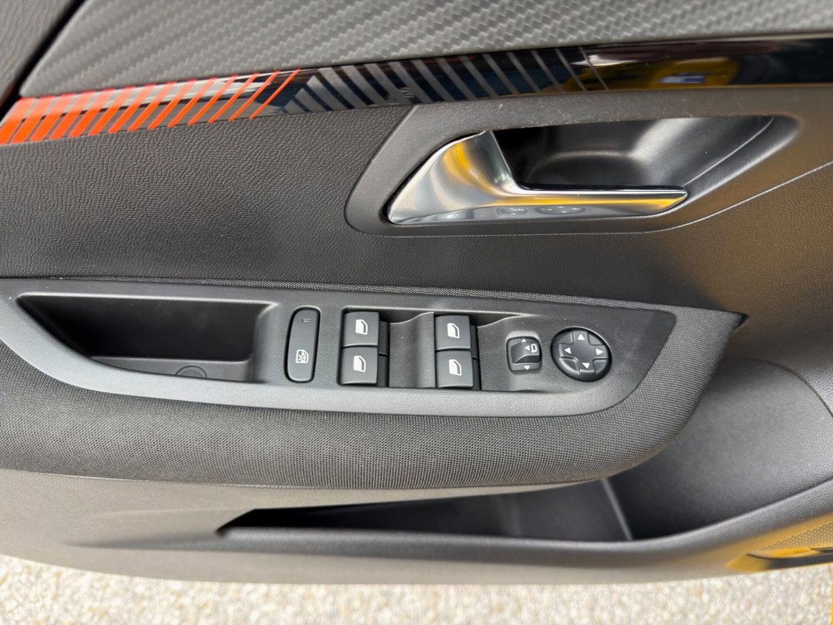 Peugeot 208 PureTech 75 Stop&Start 5 porte Active Pack (13)