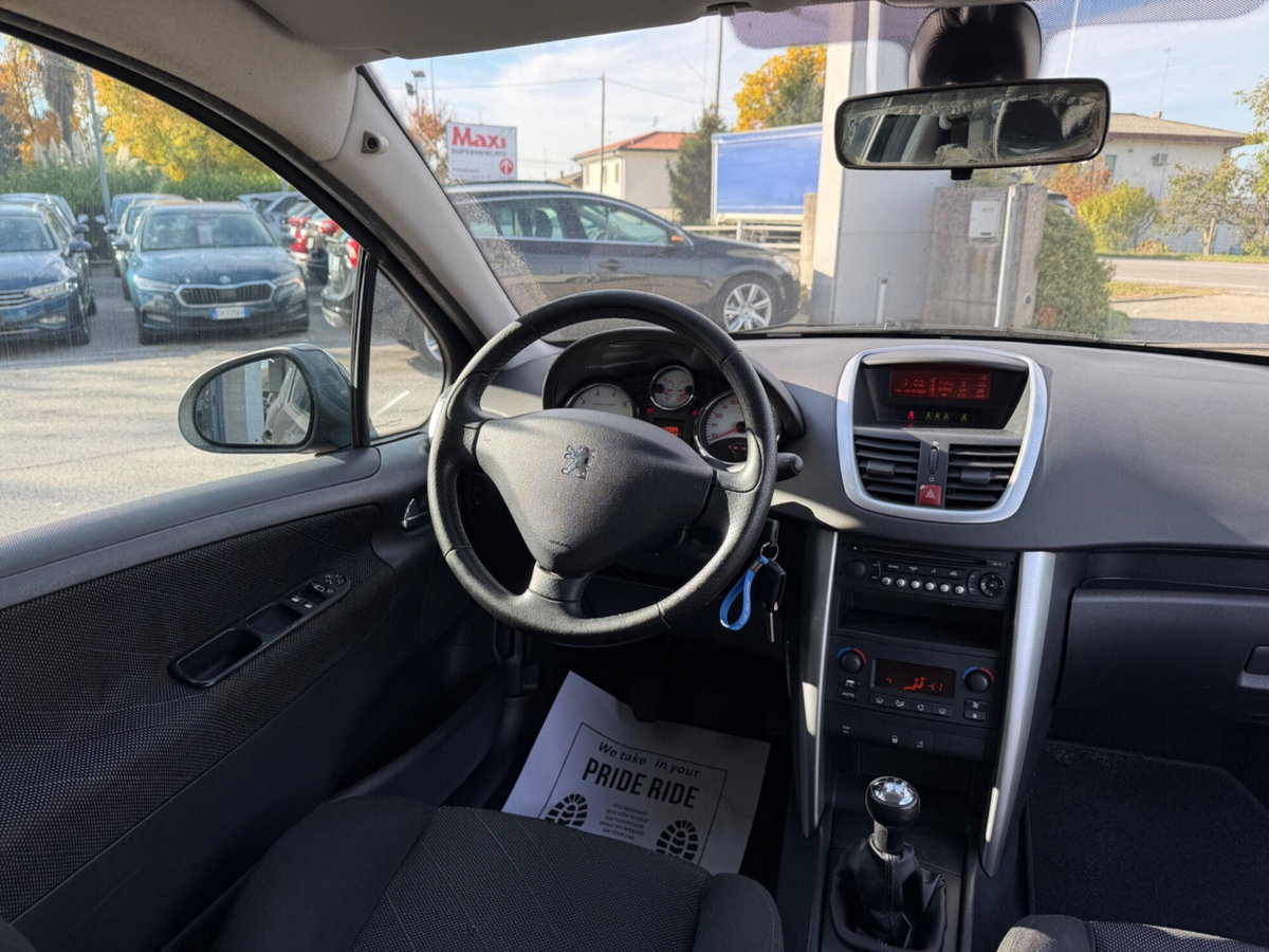 Peugeot 207 109CV 3p. XSI (12)