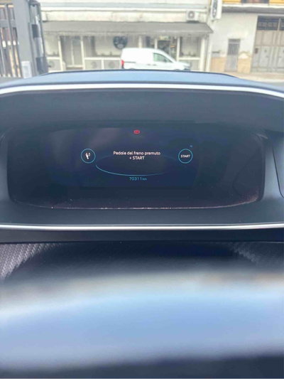 Peugeot 2008 PureTech 130 S&S EAT8 GT Pack (8)