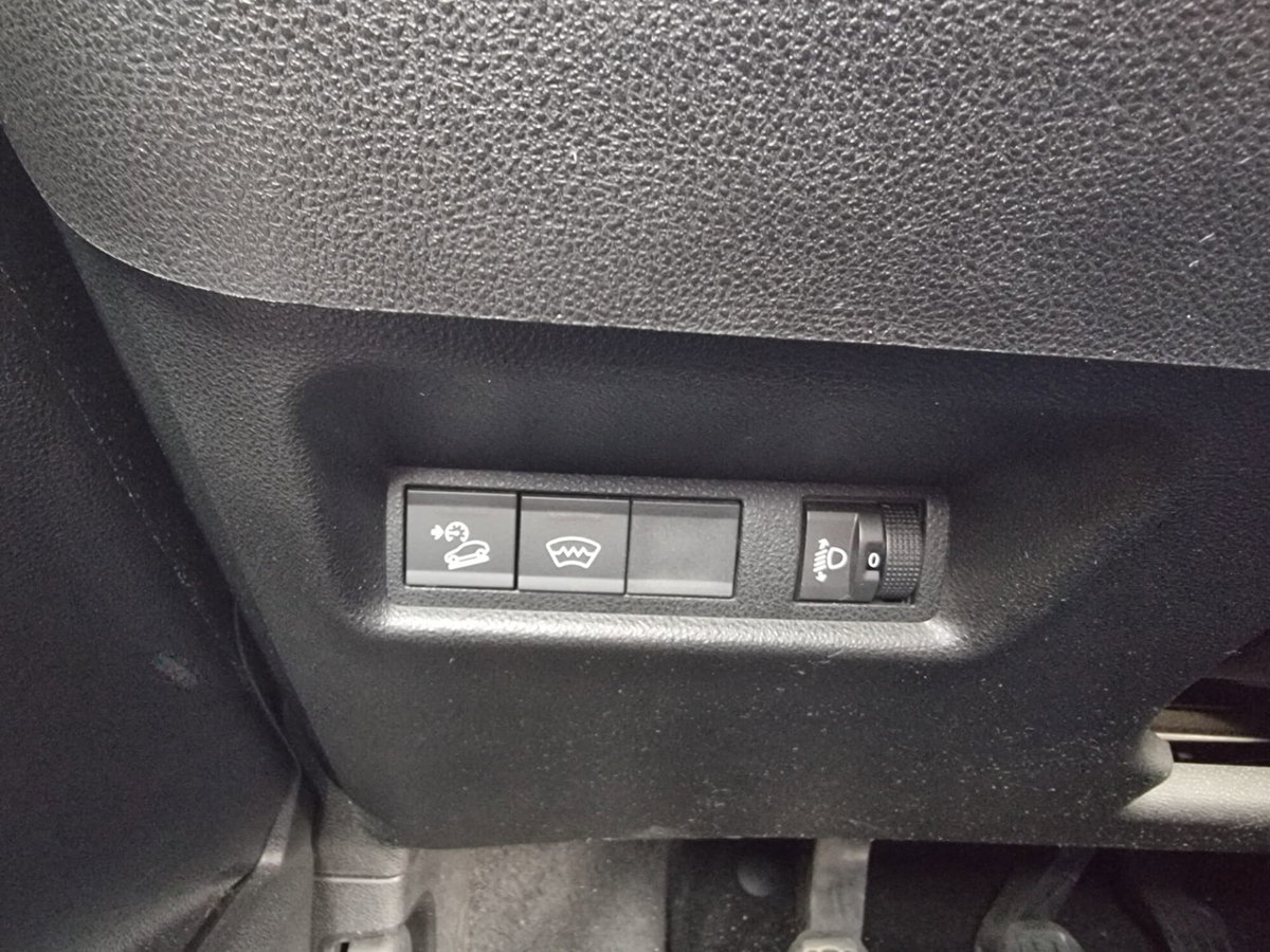Jeep Avenger 1.2 turbo Summit fwd 100cv (17)