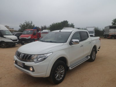 Mitsubishi L200 2.5 TD 4WD Club Cab Pick-up usato