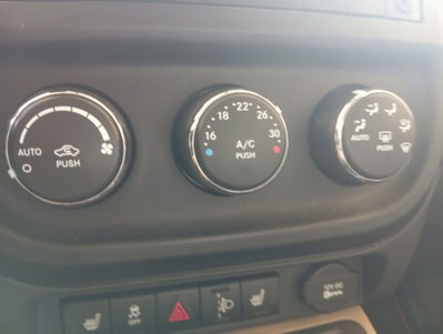 Jeep Compass 2.2 CRD Limited (11)