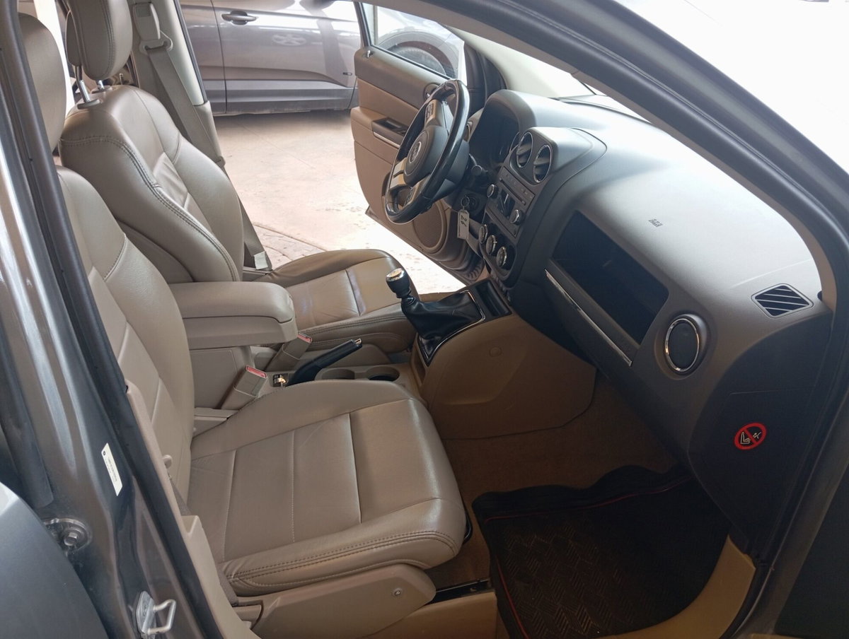 Jeep Compass 2.2 CRD Limited (19)