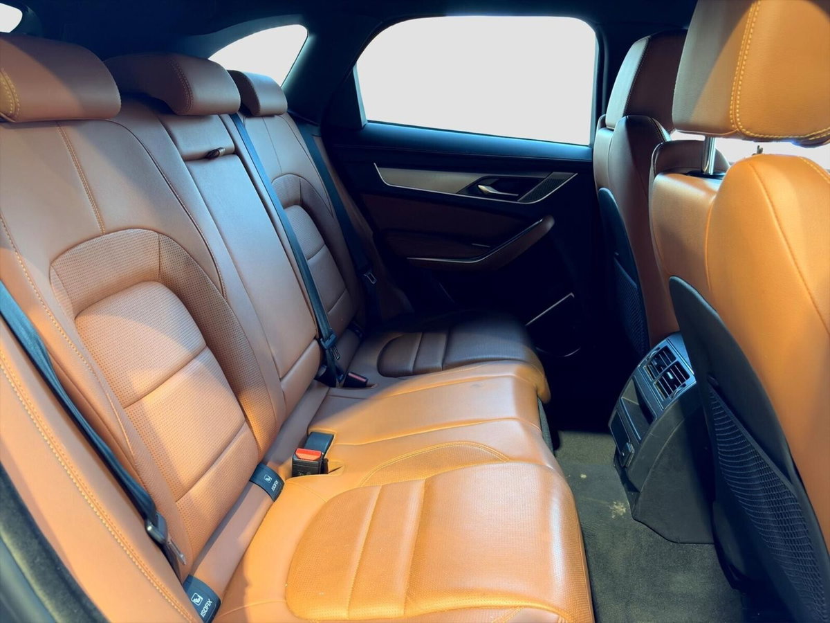Jaguar F-Pace 2.0 D 163 CV AWD aut. R-Dynamic S (11)