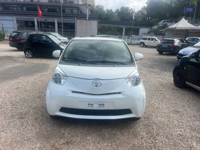 Toyota iQ 1.0 Sol usata