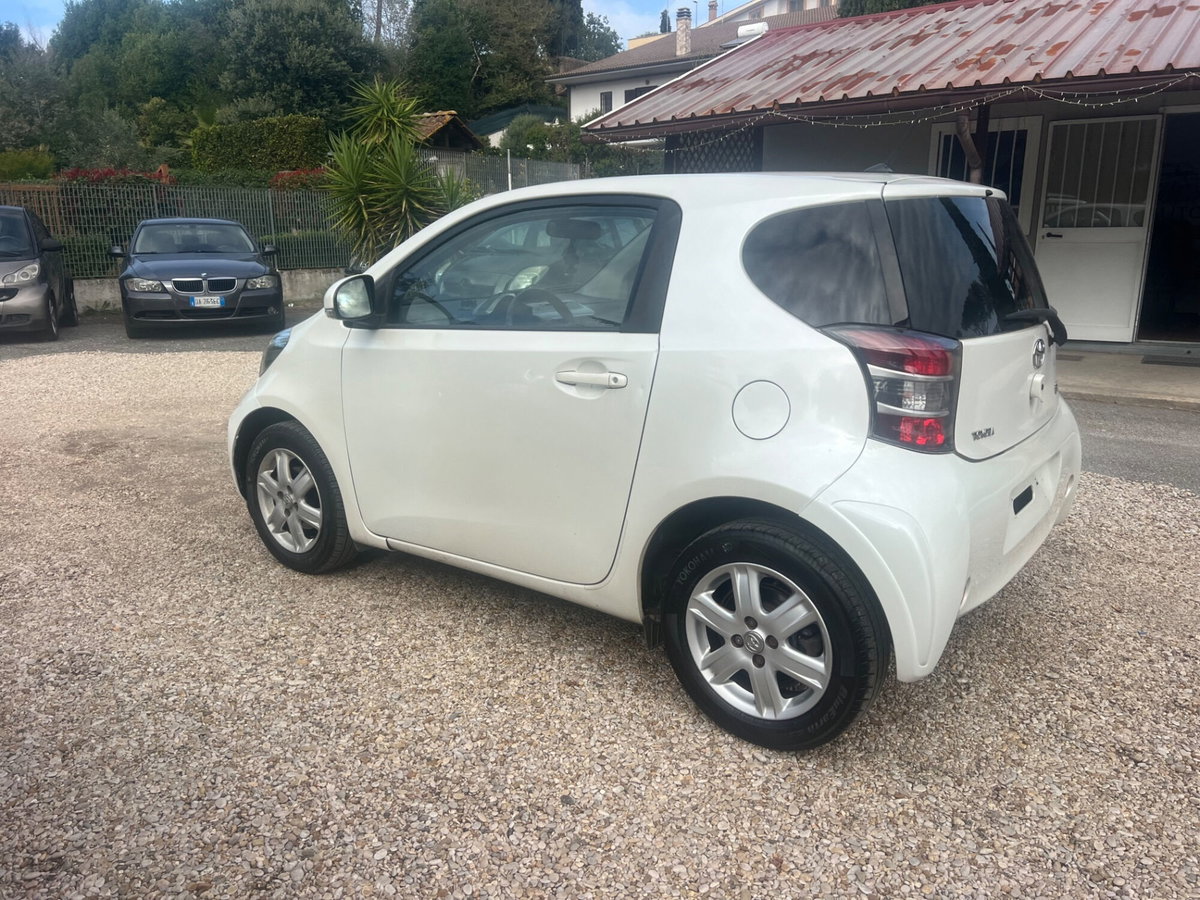 Toyota iQ 1.0 Sol (3)