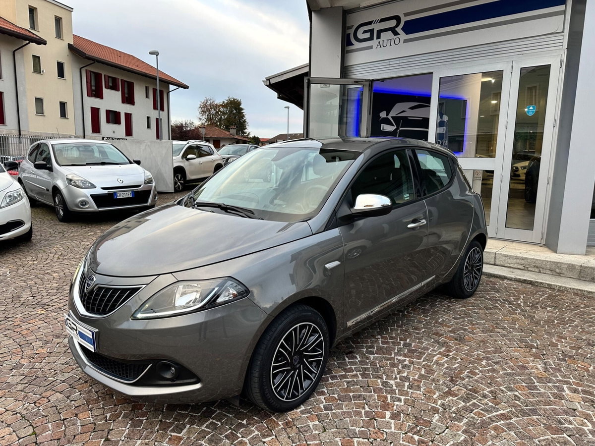 Lancia Ypsilon 1.0 FireFly 5 porte S&S Hybrid Silver Plus