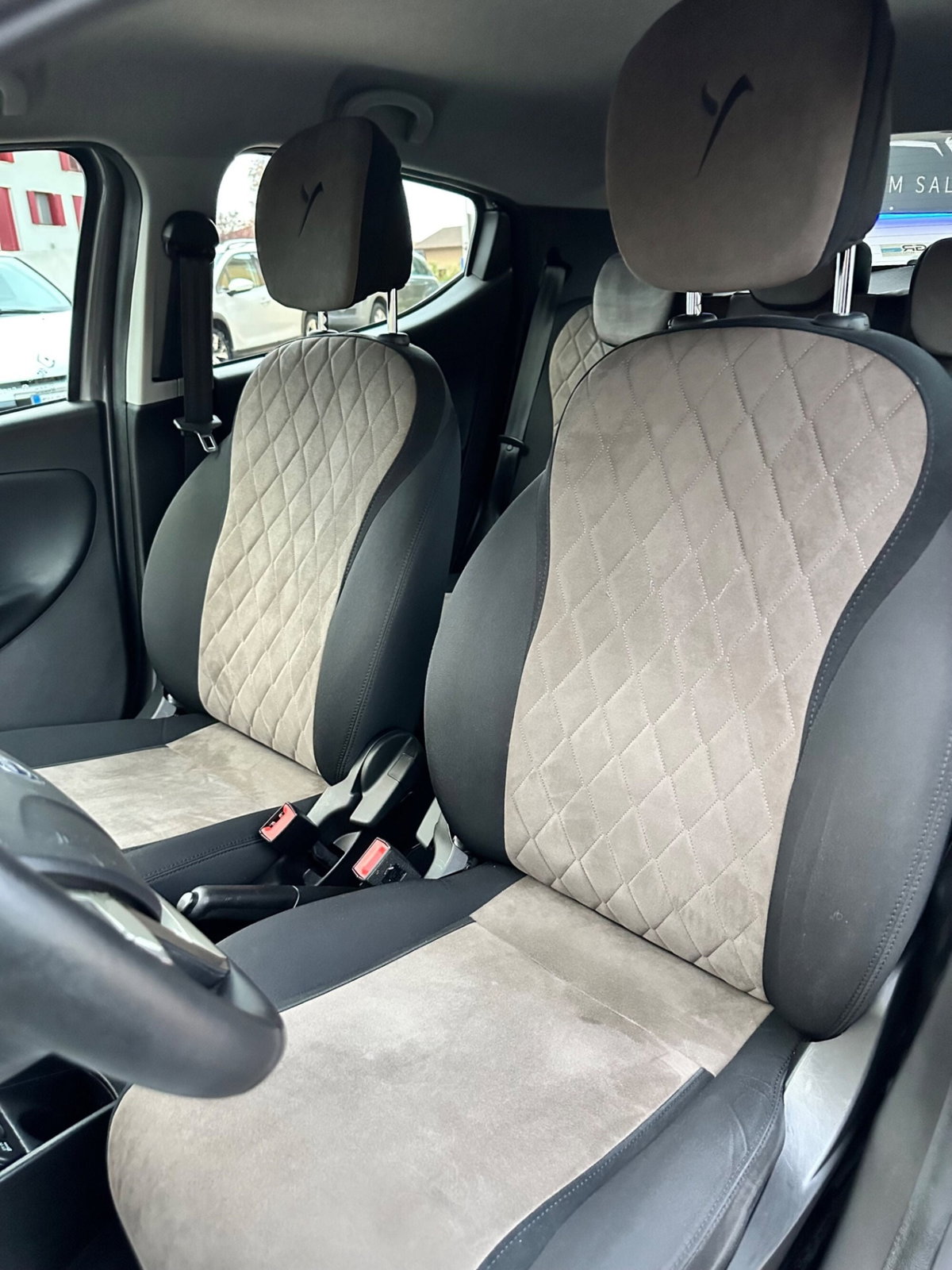 Lancia Ypsilon 1.0 FireFly 5 porte S&S Hybrid Silver Plus (10)