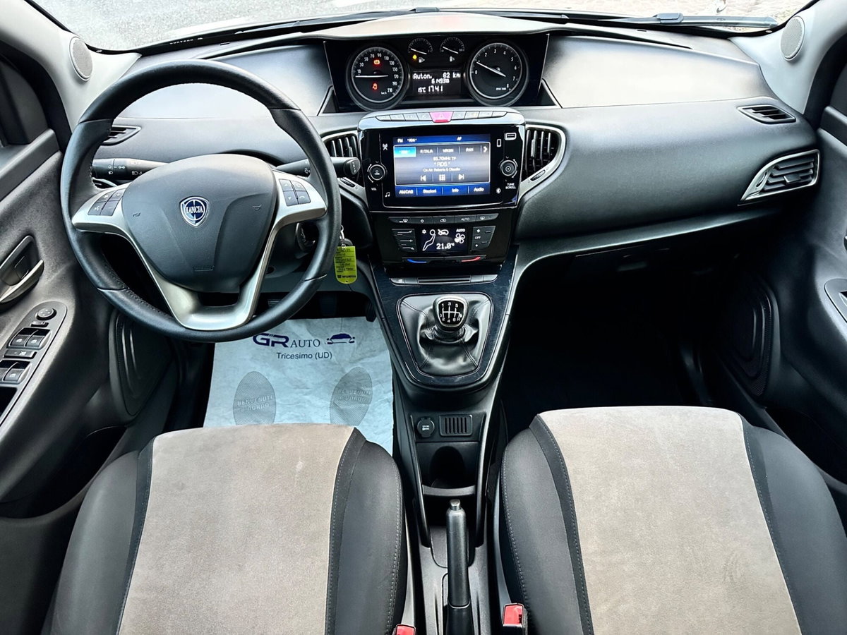 Lancia Ypsilon 1.0 FireFly 5 porte S&S Hybrid Silver Plus (15)