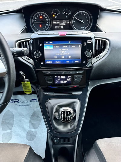 Lancia Ypsilon 1.0 FireFly 5 porte S&S Hybrid Silver Plus (16)
