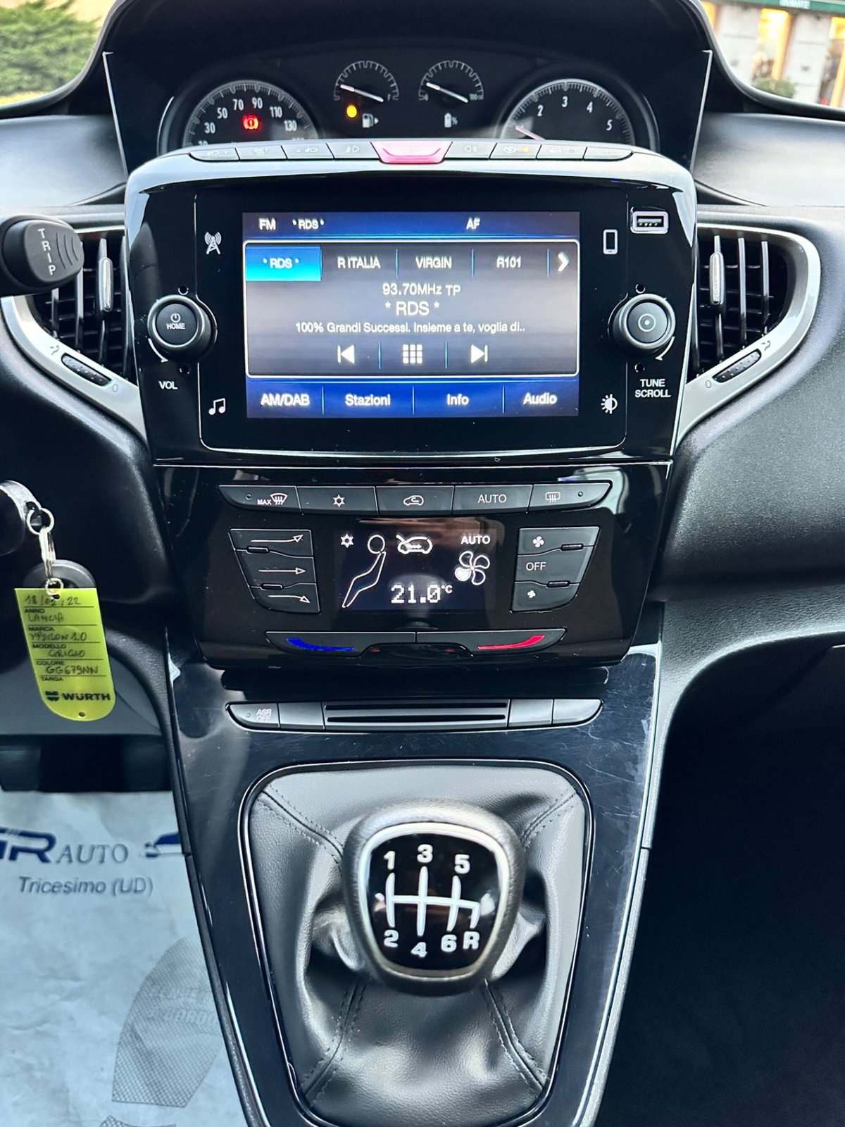 Lancia Ypsilon 1.0 FireFly 5 porte S&S Hybrid Silver Plus (17)