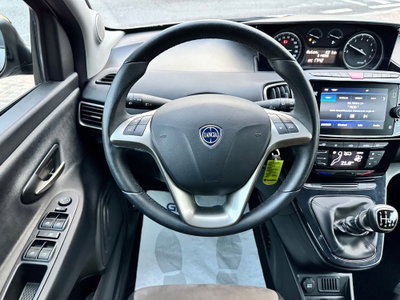 Lancia Ypsilon 1.0 FireFly 5 porte S&S Hybrid Silver Plus (19)