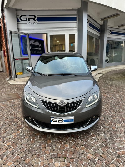 Lancia Ypsilon 1.0 FireFly 5 porte S&S Hybrid Silver Plus (2)