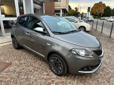Lancia Ypsilon 1.0 FireFly 5 porte S&S Hybrid Silver Plus (3)