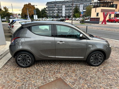Lancia Ypsilon 1.0 FireFly 5 porte S&S Hybrid Silver Plus (4)