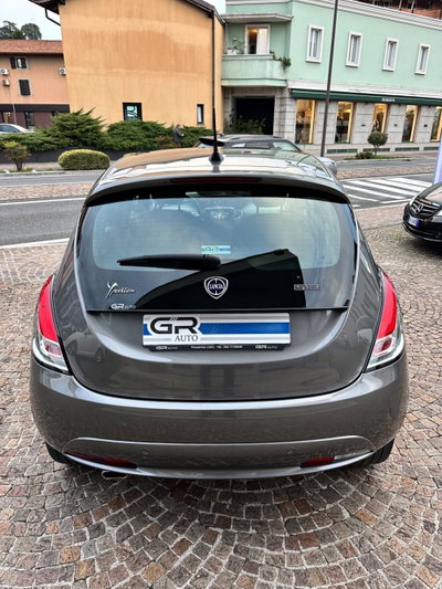 Lancia Ypsilon 1.0 FireFly 5 porte S&S Hybrid Silver Plus (7)