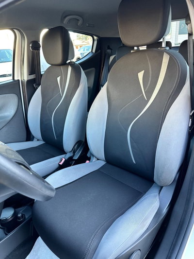 Lancia Ypsilon 1.2 69 CV 5 porte Silver (10)