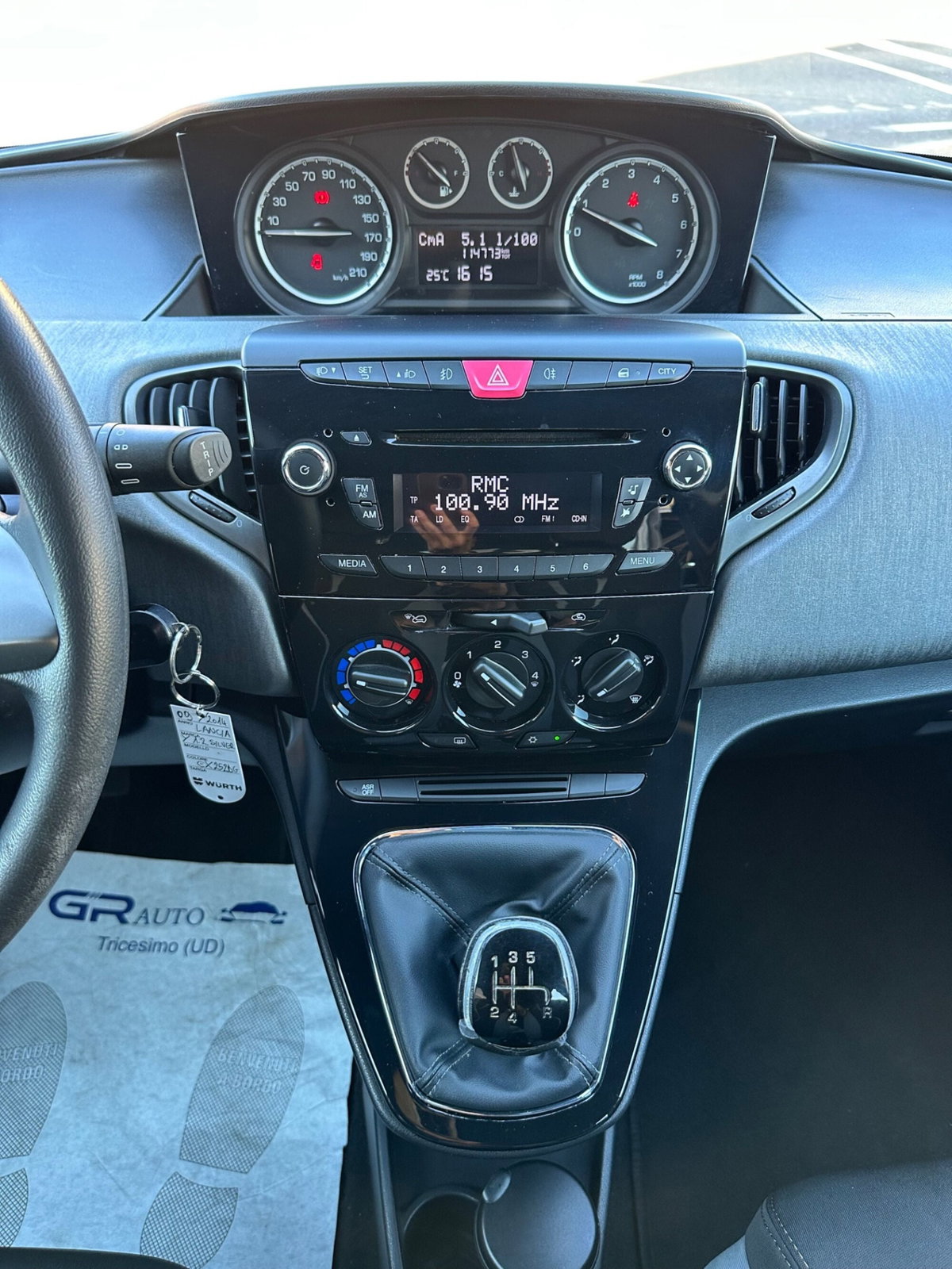 Lancia Ypsilon 1.2 69 CV 5 porte Silver (16)