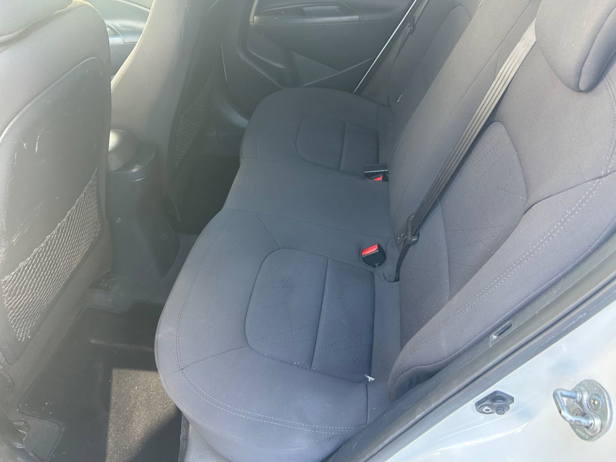 Kia Rio 1.4 CRDi 5p. Cool (18)