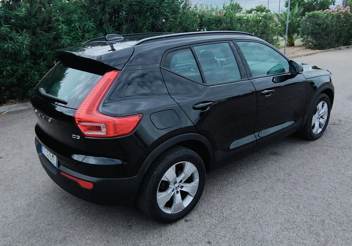 Volvo XC40 D3 AWD Business (17)