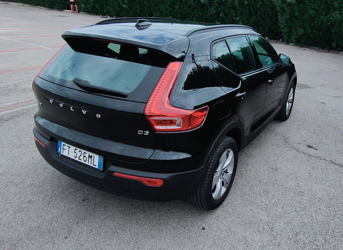 Volvo XC40 D3 AWD Business (2)