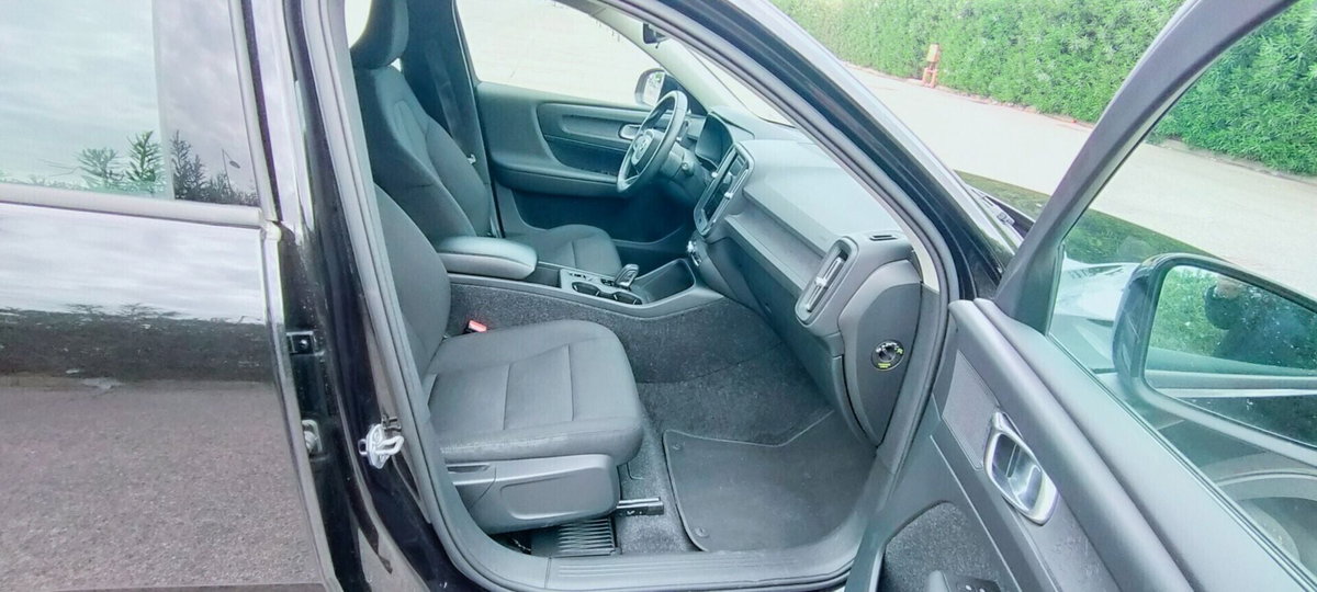 Volvo XC40 D3 AWD Business (8)