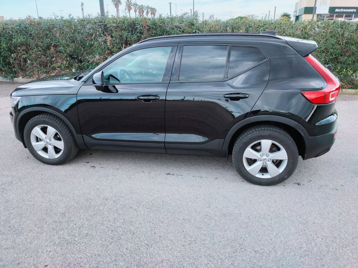 Volvo XC40 D3 Business Plus (2)