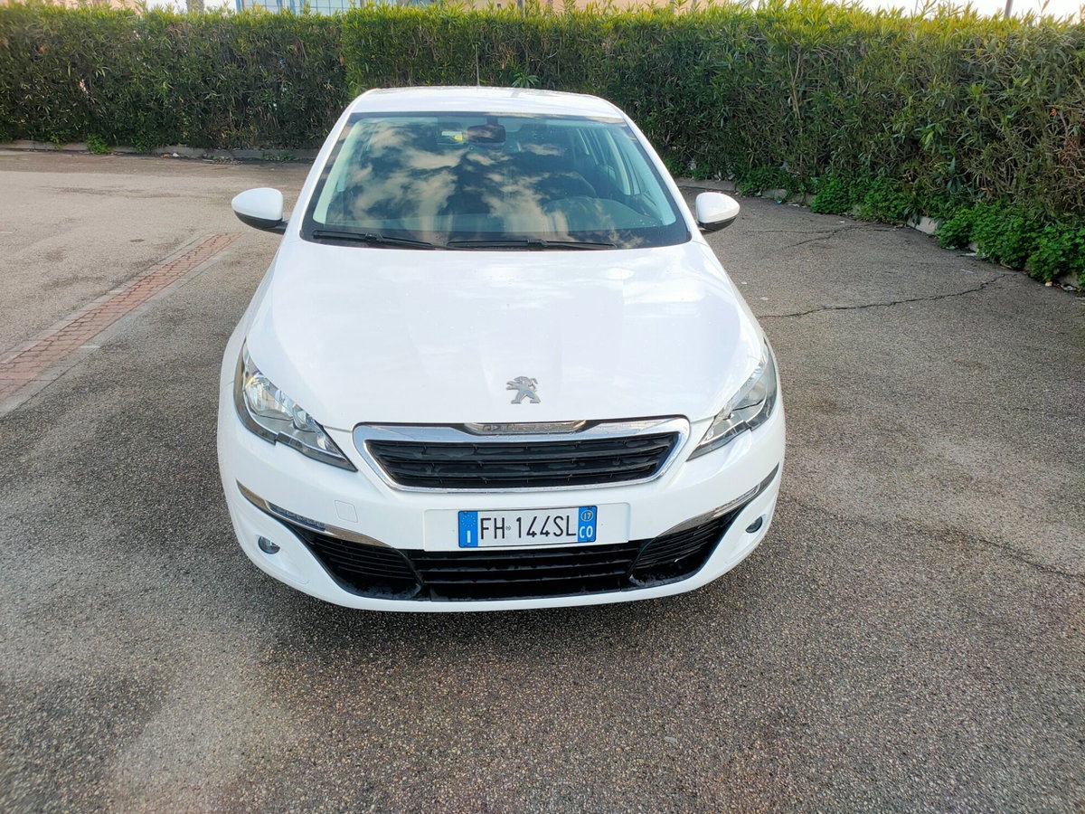 Peugeot 308 BlueHDi 120 S&S Allure (11)