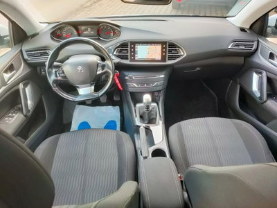 Peugeot 308 BlueHDi 120 S&S Allure (14)