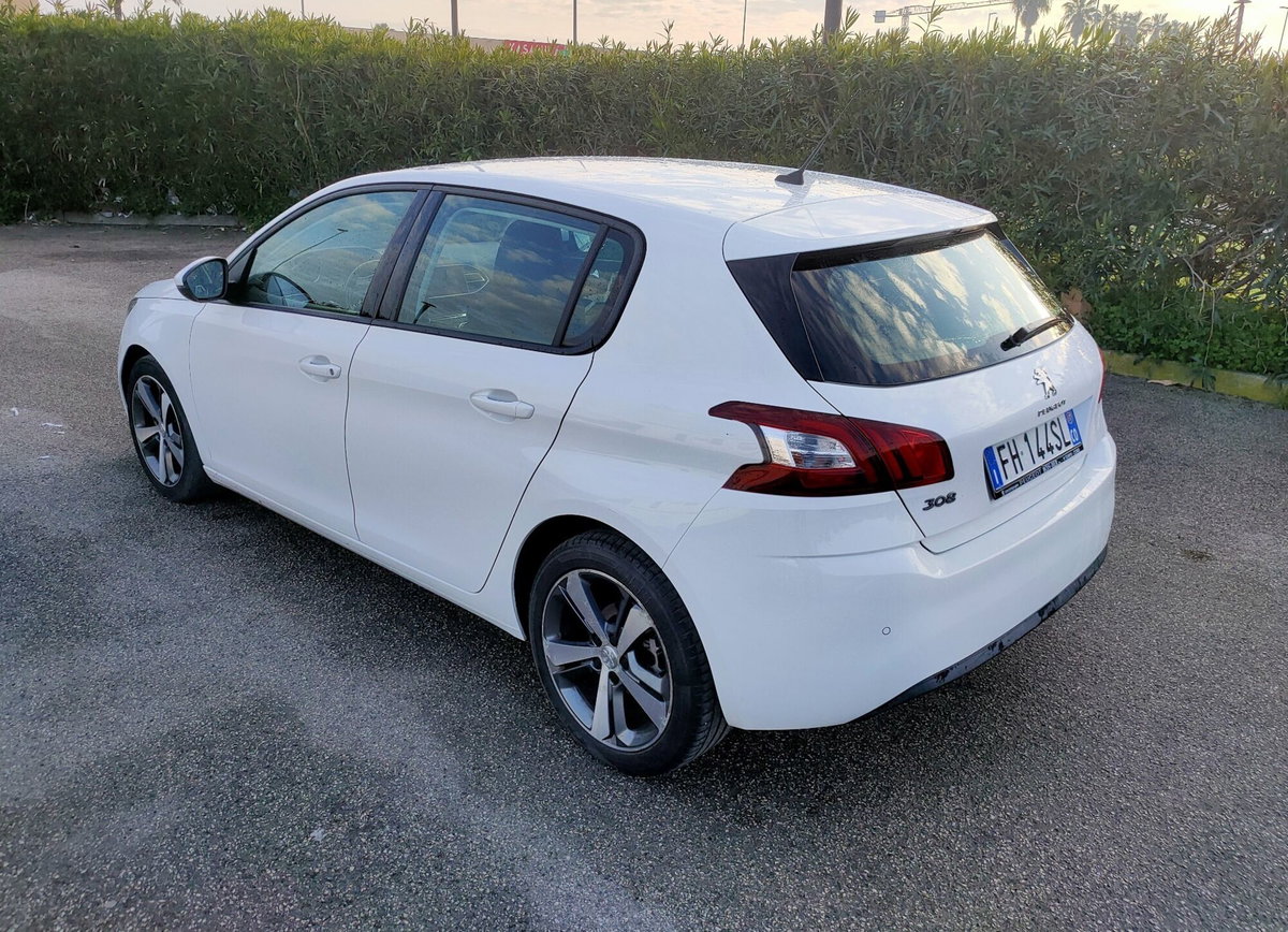Peugeot 308 BlueHDi 120 S&S Allure (3)