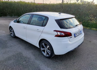 Peugeot 308 BlueHDi 120 S&S Allure (3)