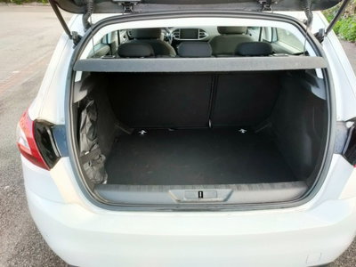 Peugeot 308 BlueHDi 120 S&S Allure (9)