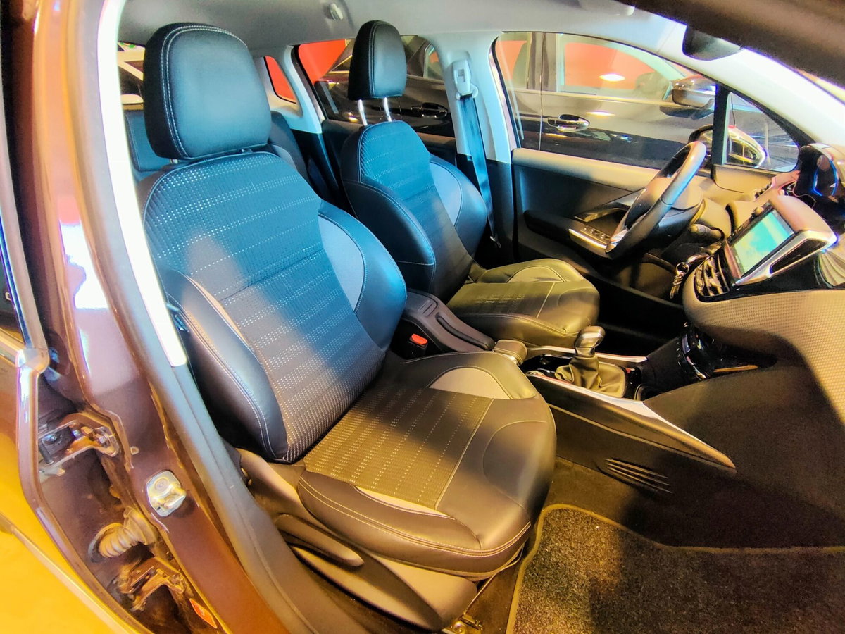 Peugeot 2008 120 S&S Allure (10)