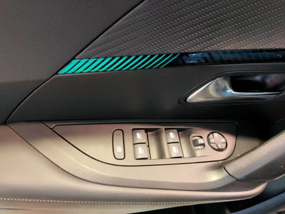 Peugeot 2008 BlueHDi 130 S&S EAT8 Allure Pack (12)