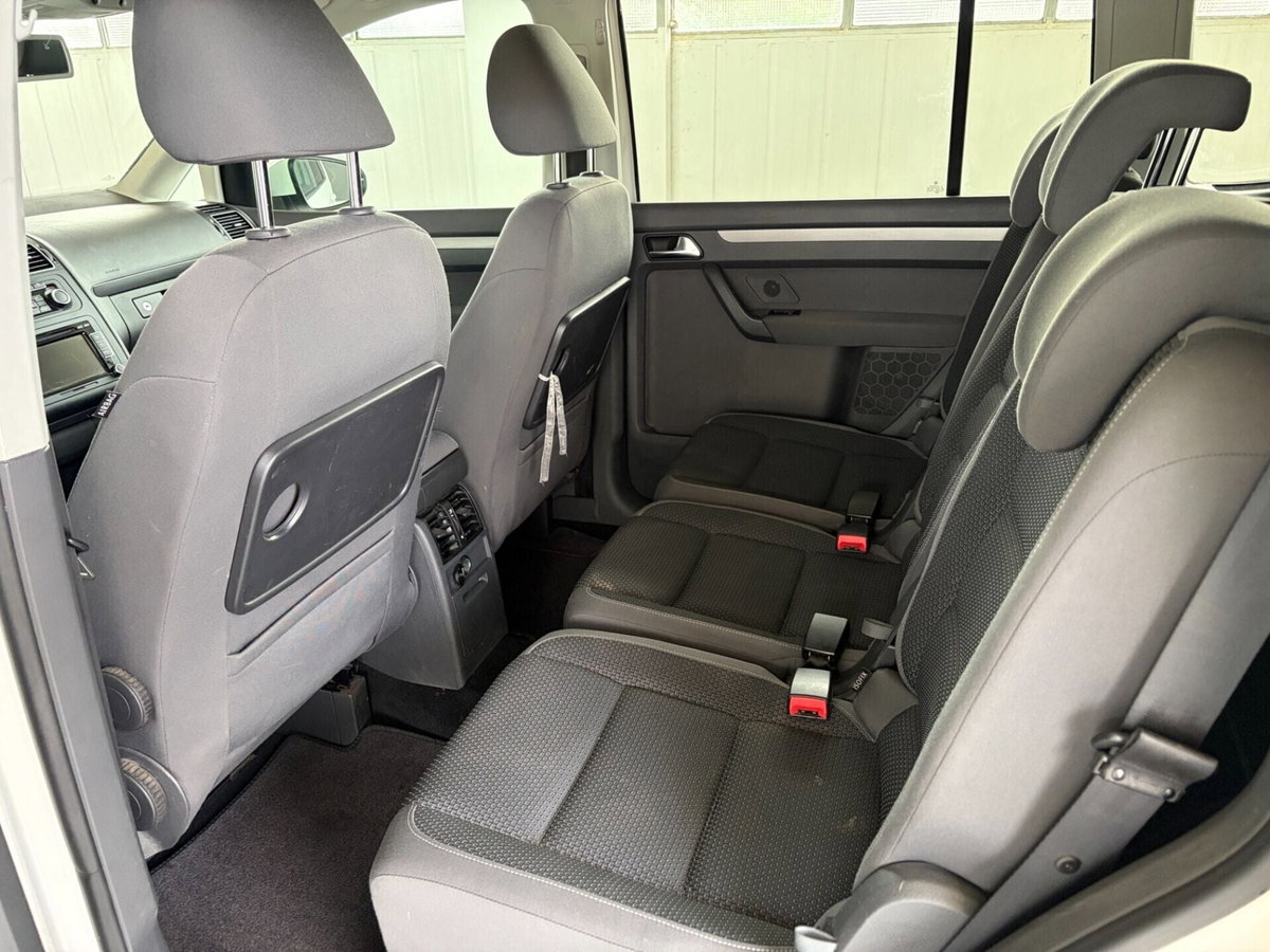 Volkswagen Touran 1.6 TDI Comfortline (9)