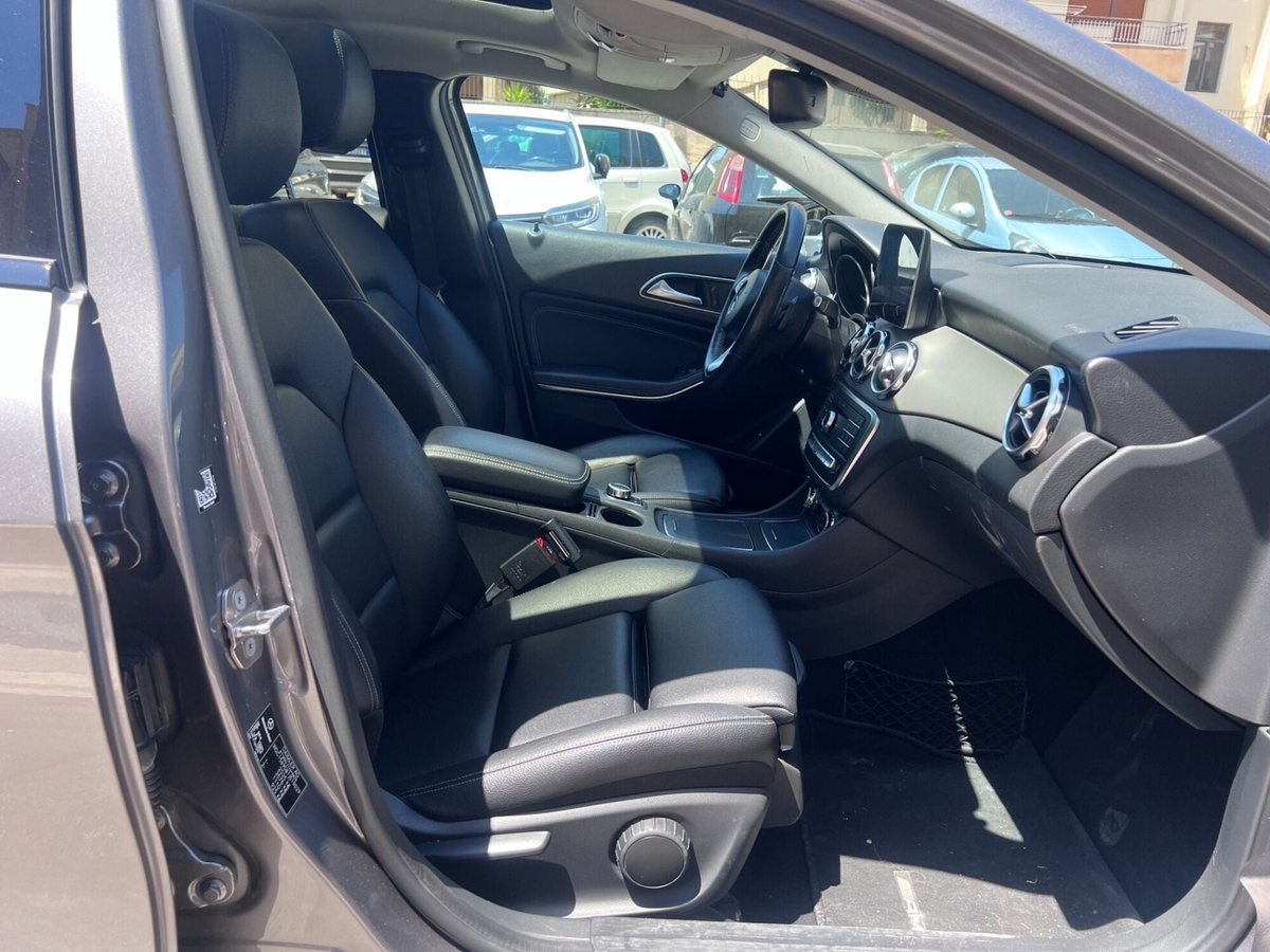 Mercedes-Benz GLA SUV 200 d Automatic Sport (11)