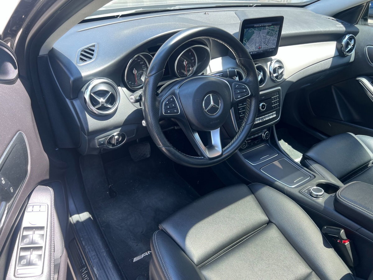 Mercedes-Benz GLA SUV 200 d Automatic Sport (8)