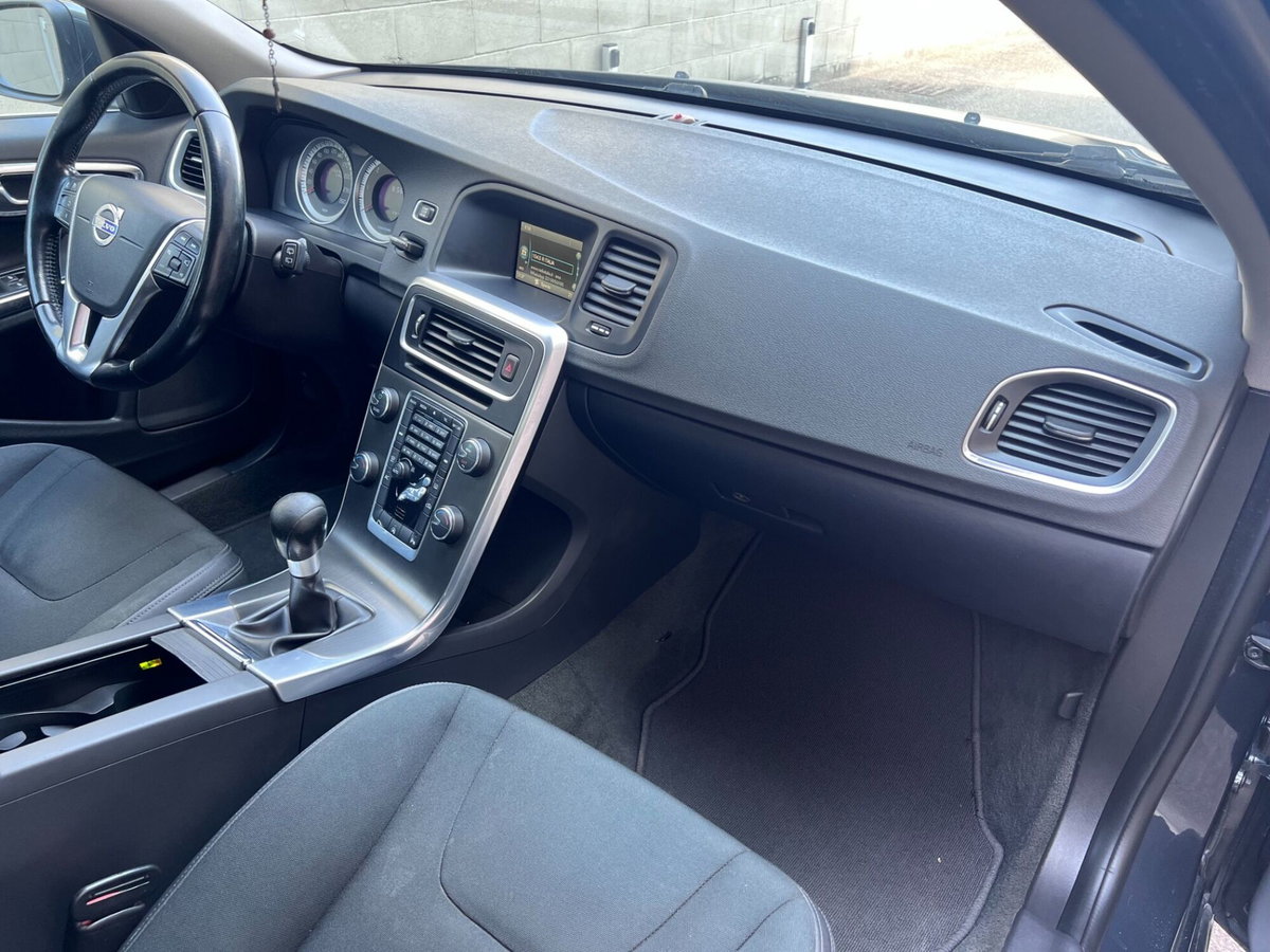 Volvo V60 D2 1.6 Business (11)