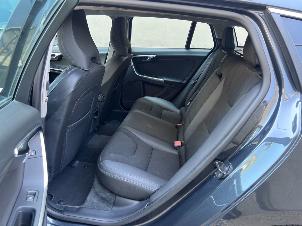 Volvo V60 D2 1.6 Business (14)