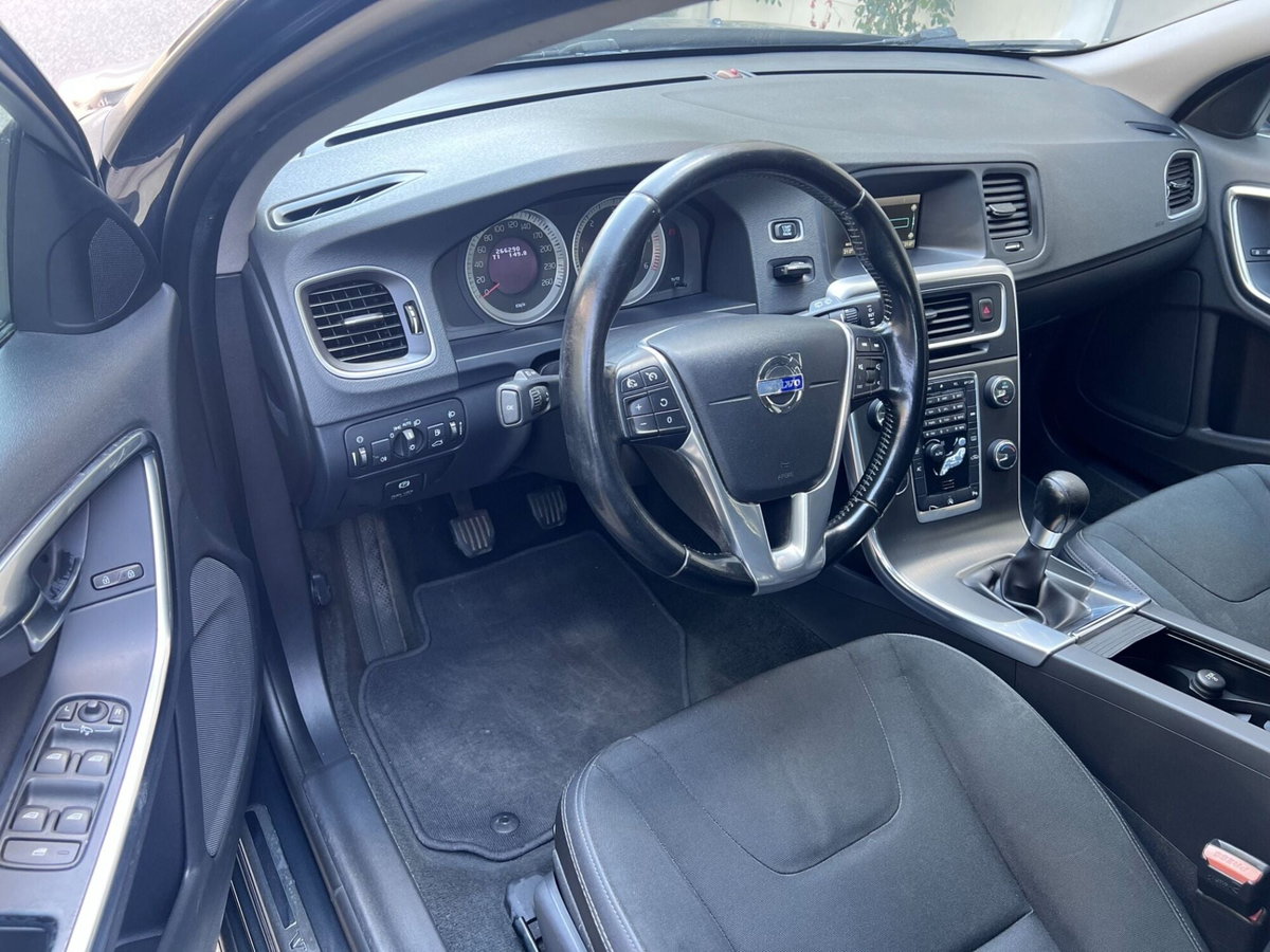 Volvo V60 D2 1.6 Business (9)