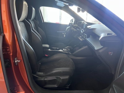 Peugeot 2008 BlueHDi 130 S&S EAT8 GT Pack (12)