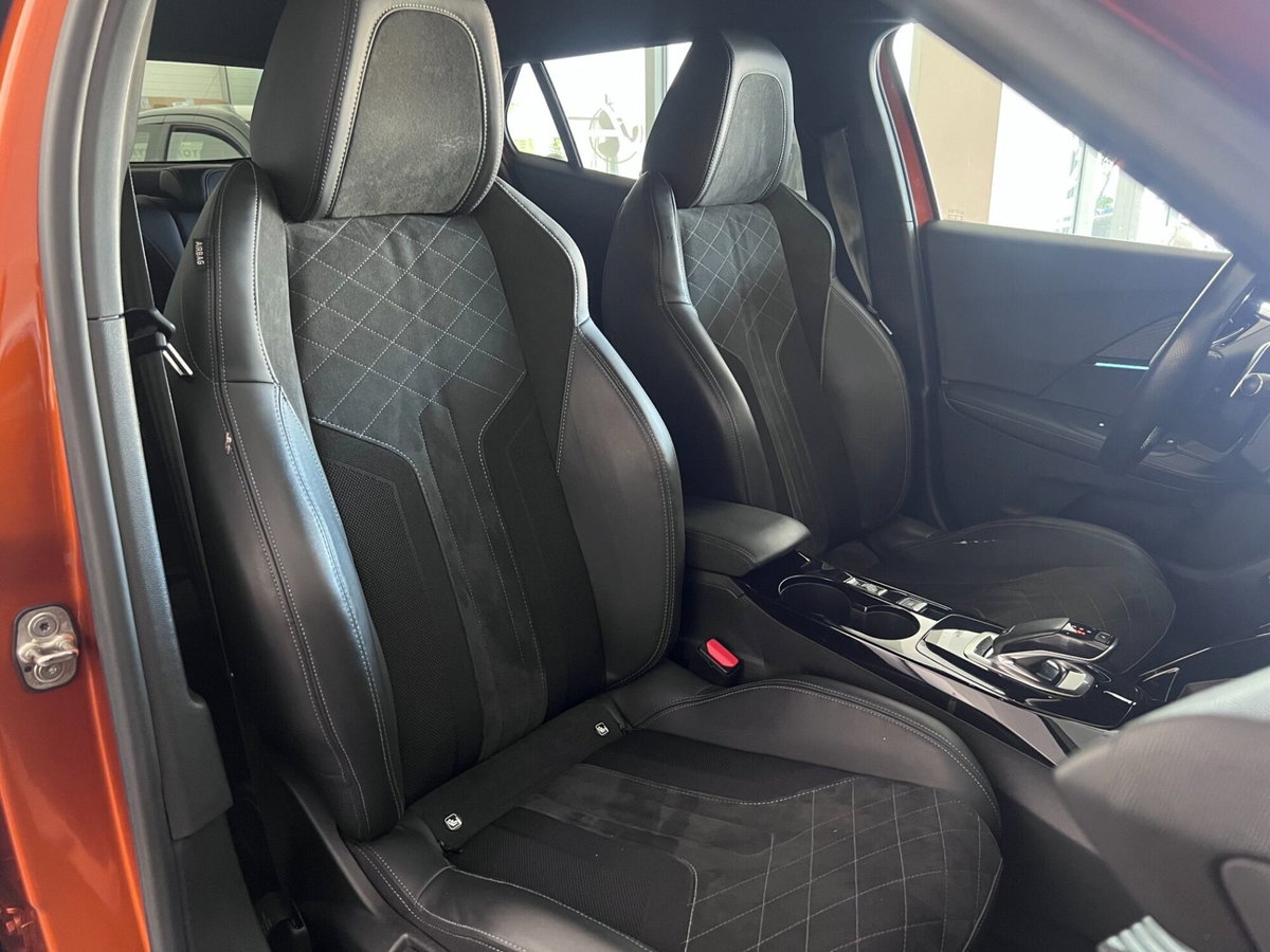 Peugeot 2008 BlueHDi 130 S&S EAT8 GT Pack (13)