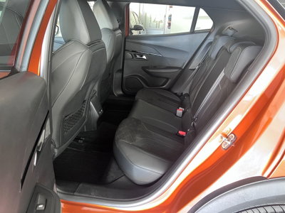 Peugeot 2008 BlueHDi 130 S&S EAT8 GT Pack (14)