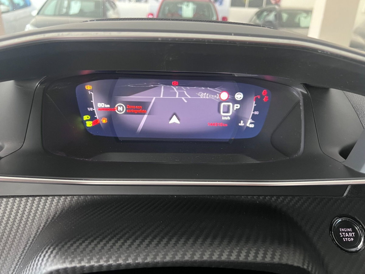Peugeot 2008 BlueHDi 130 S&S EAT8 GT Pack (18)