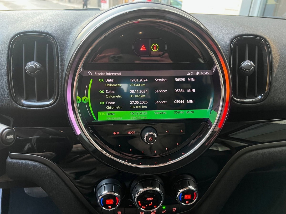MINI Mini Countryman 2.0 Cooper D Business Countryman Automatica (16)