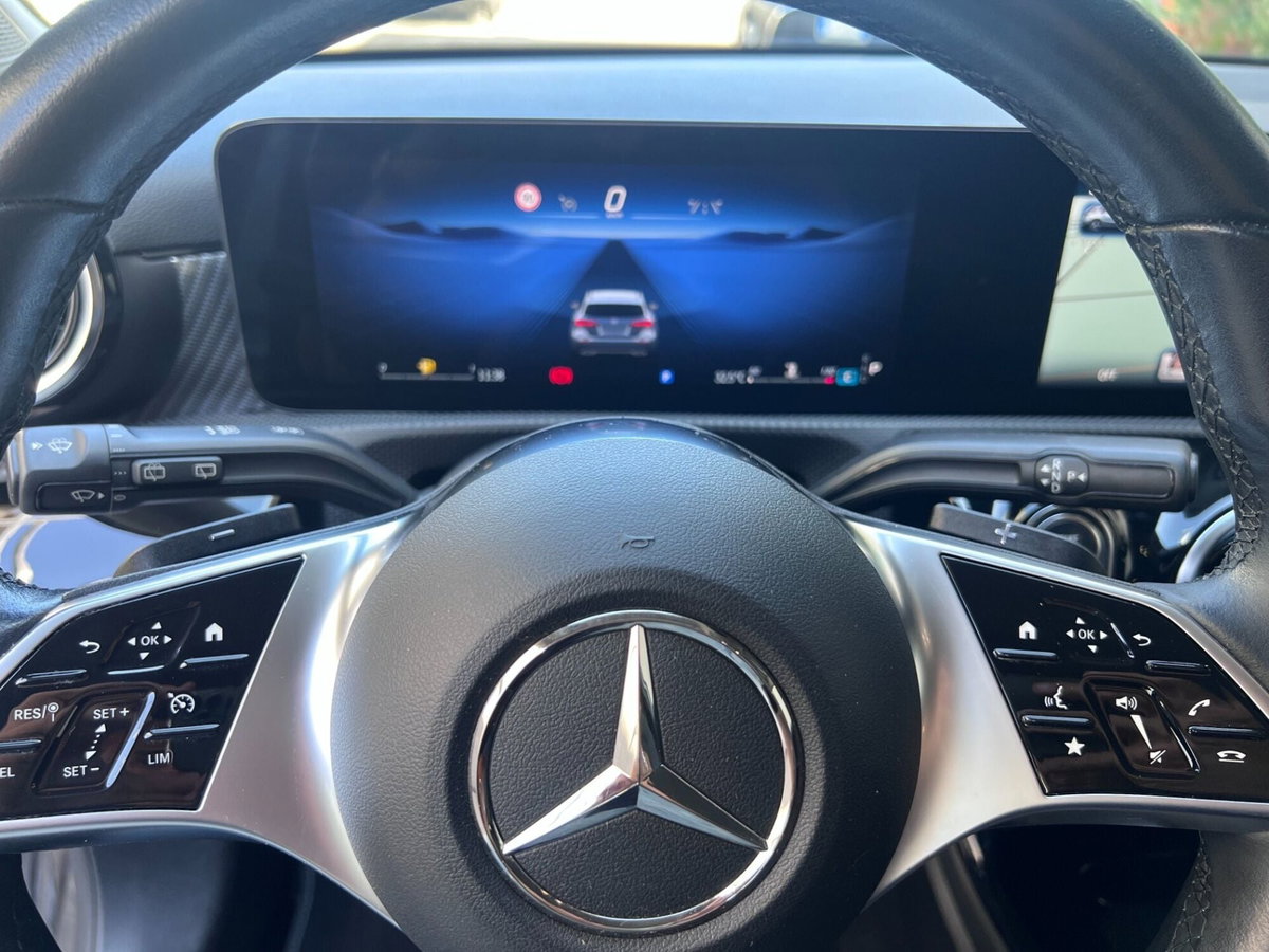 Mercedes-Benz Classe A 180 d Automatic Sport (17)