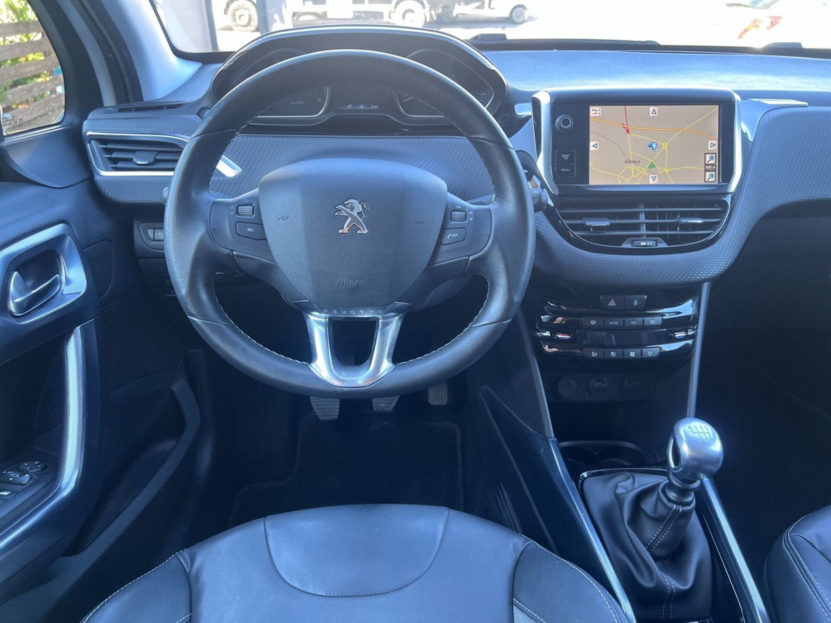 Peugeot 2008 e-HDi 115 CV Stop&Start Allure (10)