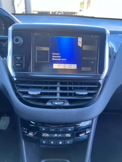 Peugeot 2008 e-HDi 115 CV Stop&Start Allure (16)