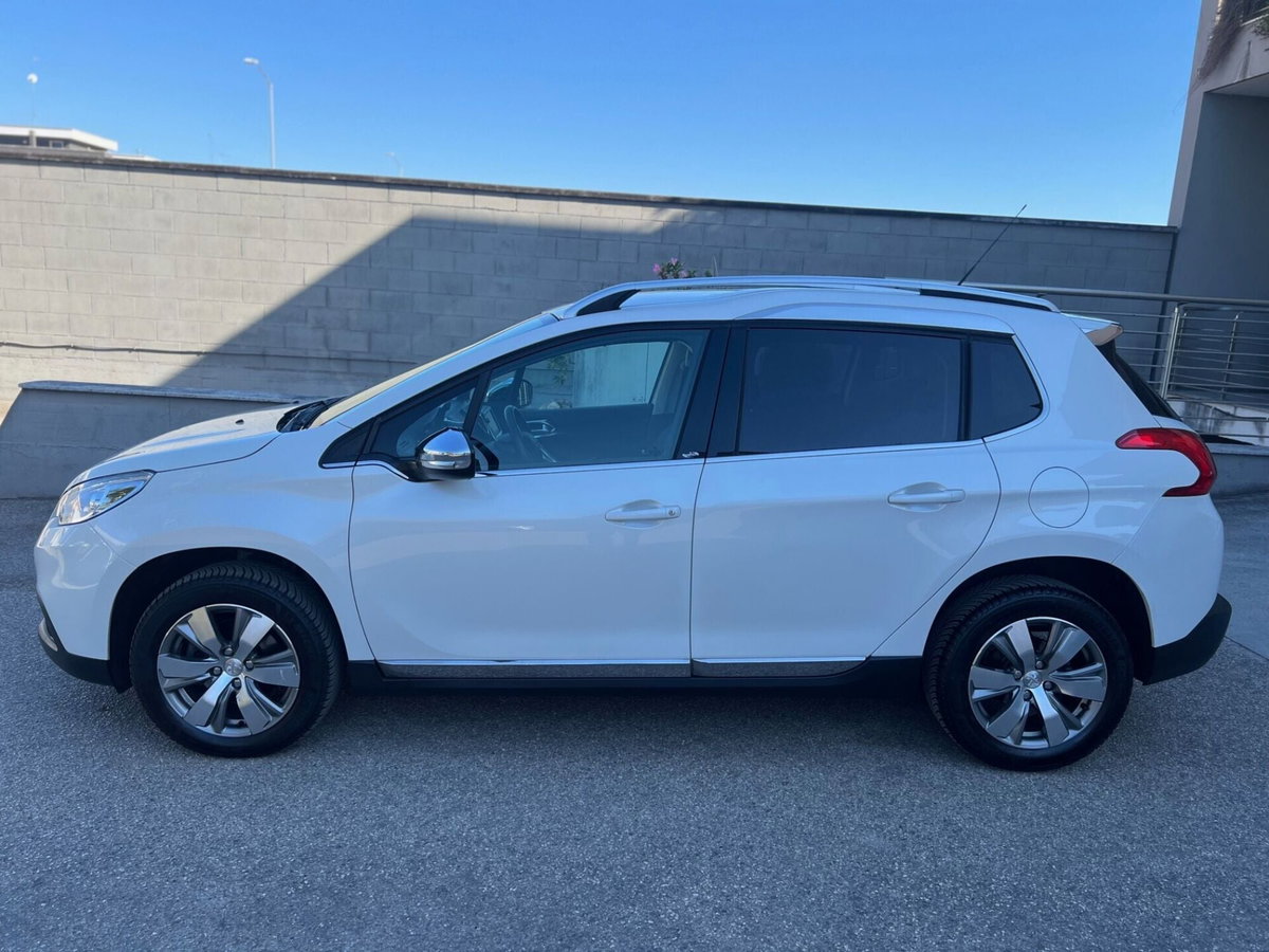 Peugeot 2008 e-HDi 115 CV Stop&Start Allure (4)